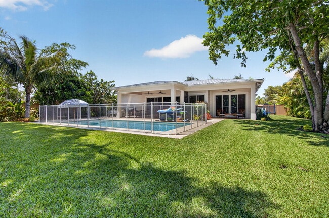 Photo - 264 NW 45th St