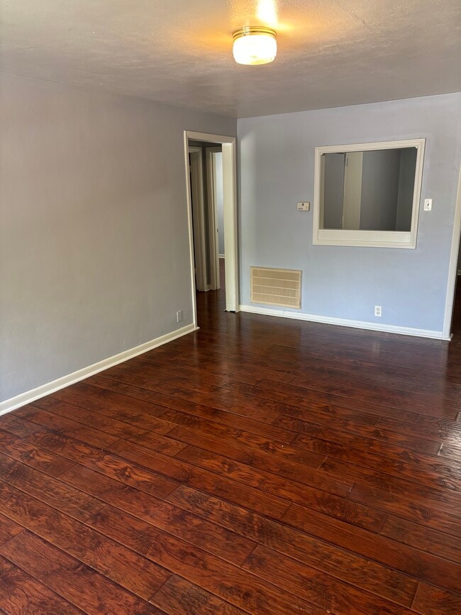 Photo - 703 N Ohio St Unit 4