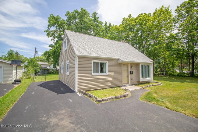 Photo - 1 Charles Rd