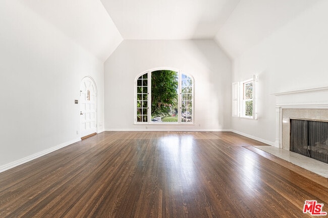 Photo - 240 S Citrus Ave