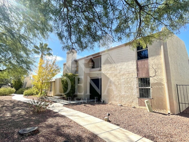 Photo - 3750 N Country Club Rd