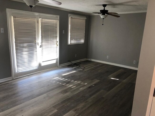 Photo - Upper St. Clair - 3 BR Split Entry House, Garage, Central Air!