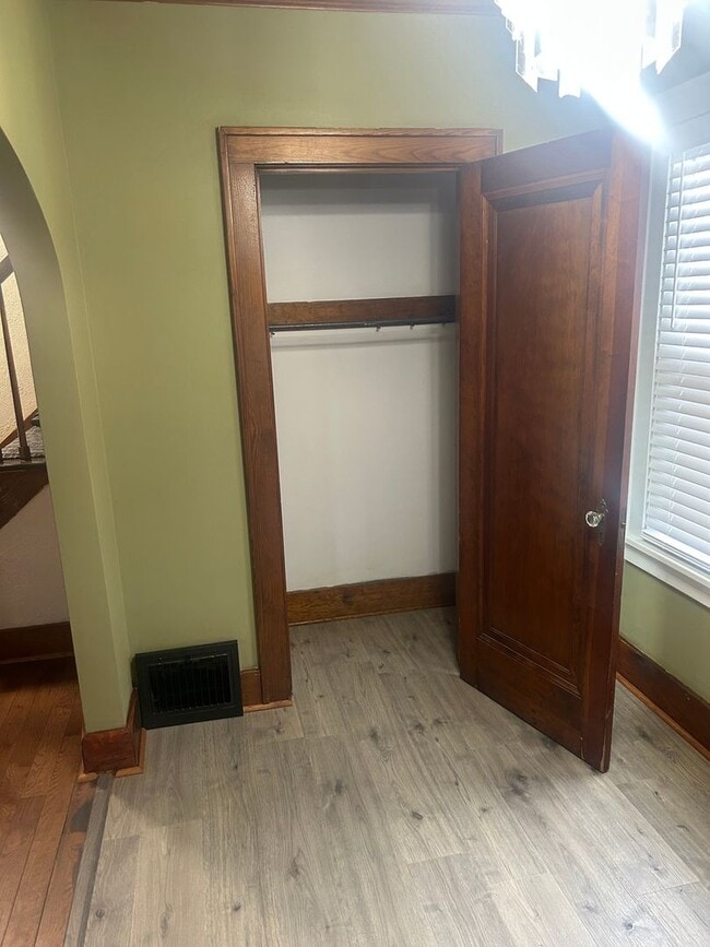 Photo - 727 Brady Ave