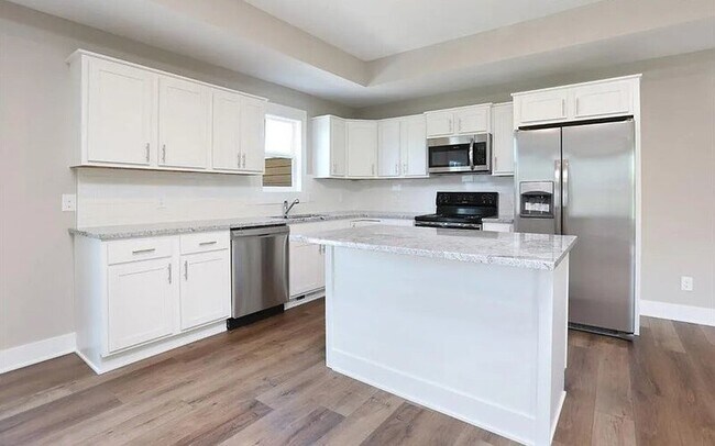 Photo - 301 SE 11th St