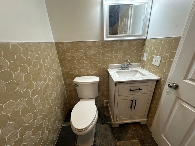 Photo - 35 Broderick St