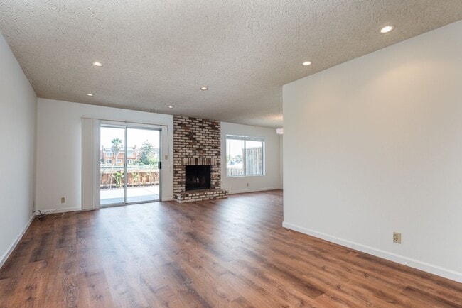 Photo - Harborside Waterfront 4 Bed/2.5 Bath Townhouse in Foster City