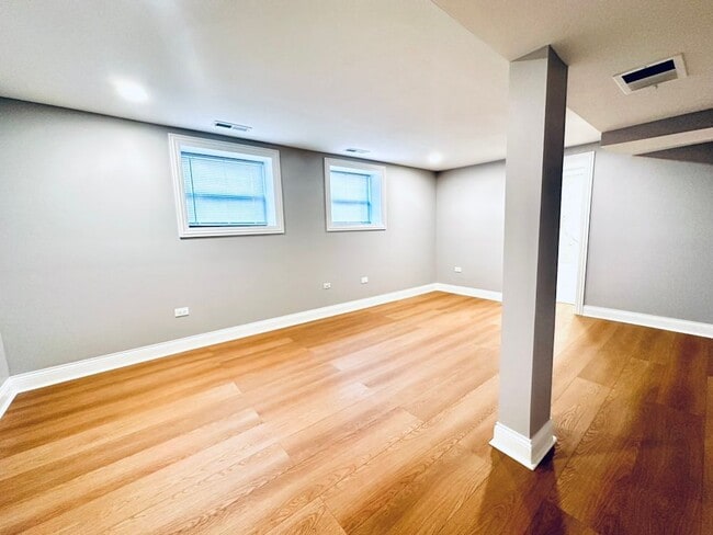 Photo - 901 W Agatite Ave