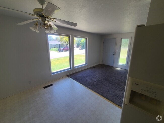 Building Photo - 117 Ranch Dr Rental