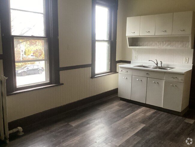 Building Photo - 2705-2707 S. 9th Pl. Unit Lower Rental