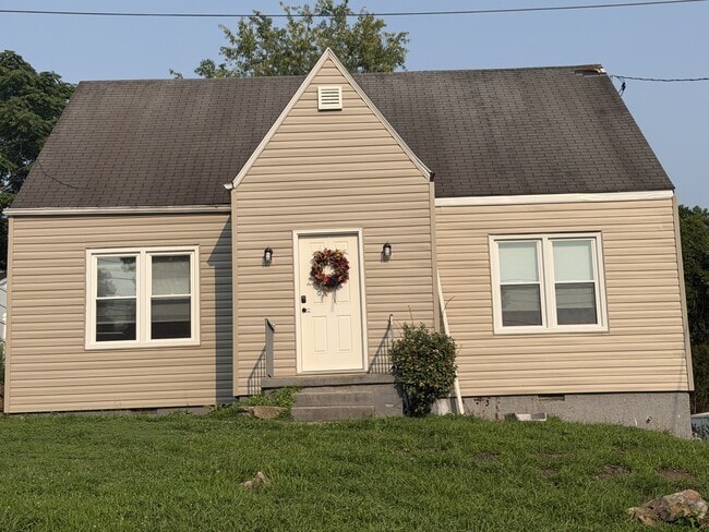 Building Photo - 1206 Westwood Dr