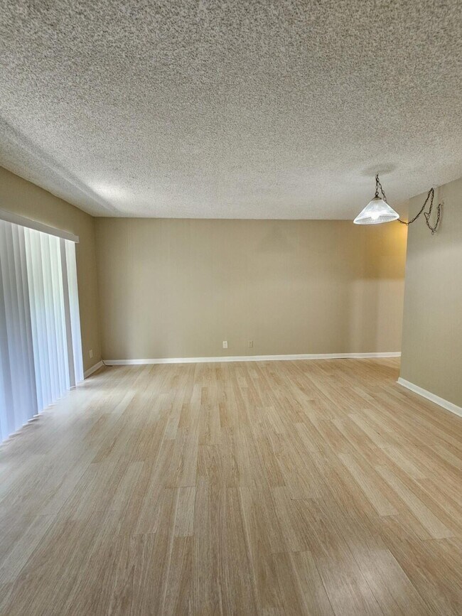 1900 N Congress Ave Unit 206