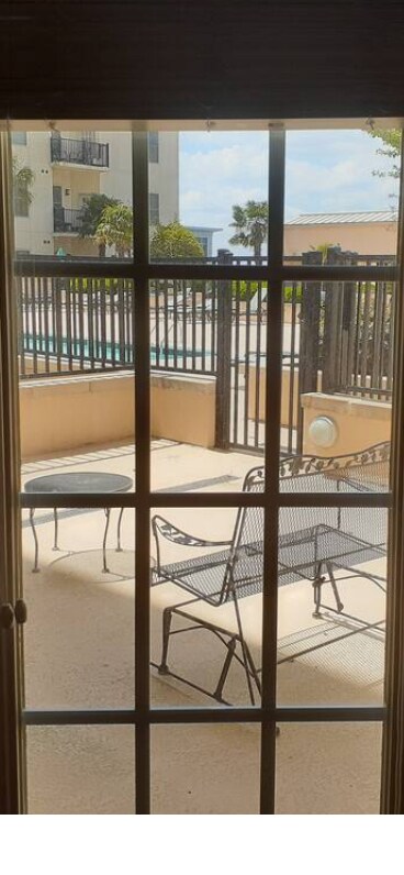 601 Main St Unit 104