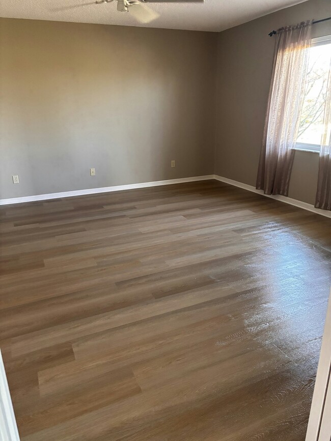 Photo - 1013 Ardmore Way