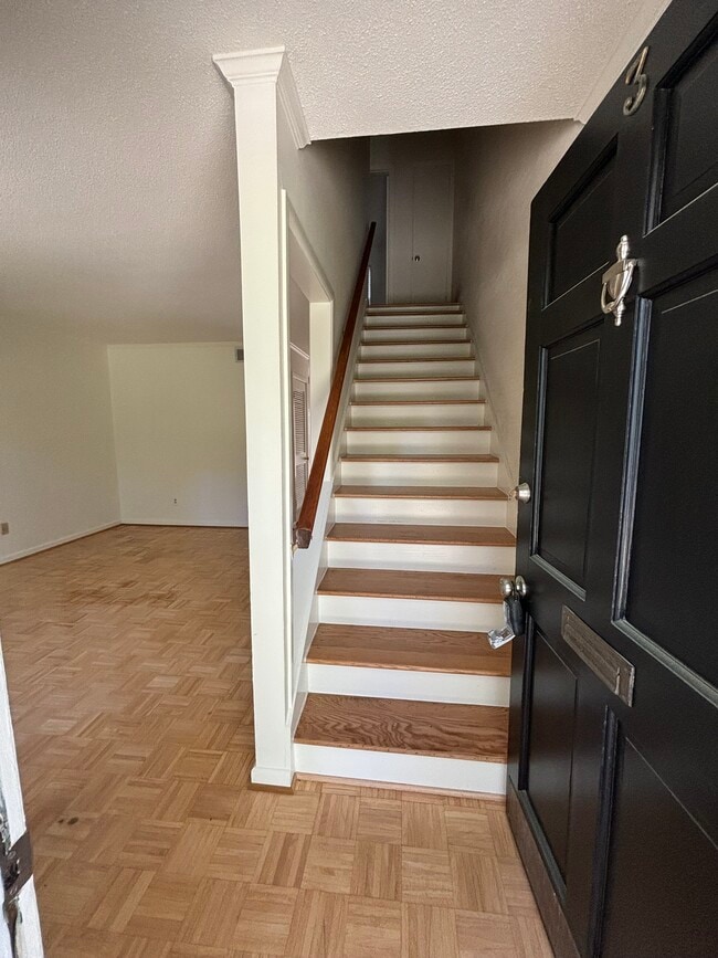 #3 Entrance - 3906 Overbrook Dr Townhome