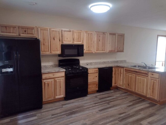Building Photo - 8834 State Rd Rental