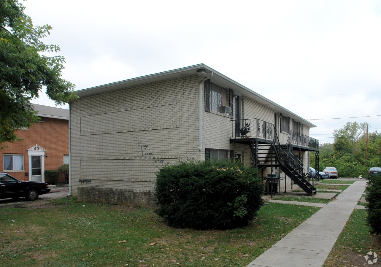Photo - 654 Riverview Dr Apartments