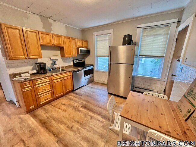 437 Washington St Unit 2