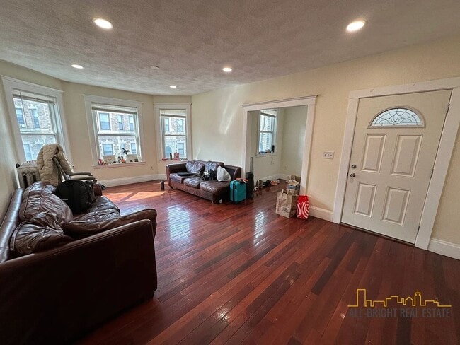 Photo - 194 Kelton St Unidad 194 Kelton #2
