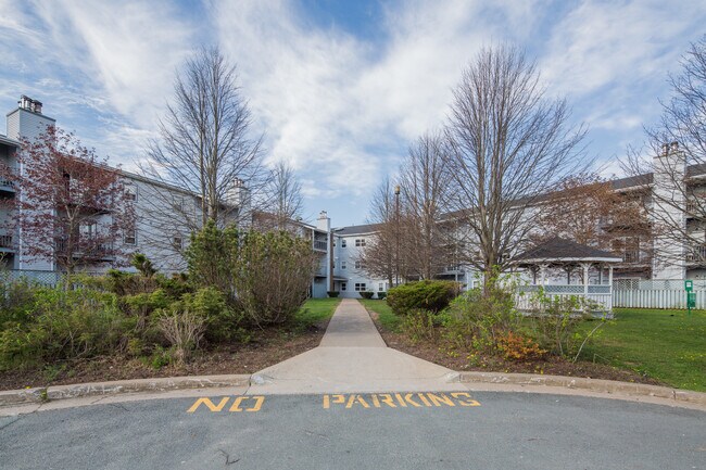 Photo - 55-65 Highfield Park Dr