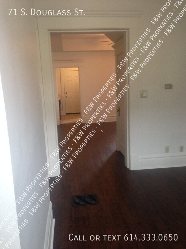 71 S Douglass St