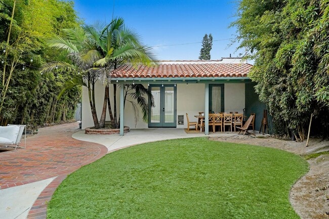Spanish Style Venice Bungalow - Spanish Style Venice Bungalow Unidad 710 6th Ave