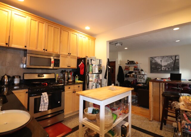 Photo - 69 Babcock St Unit 2