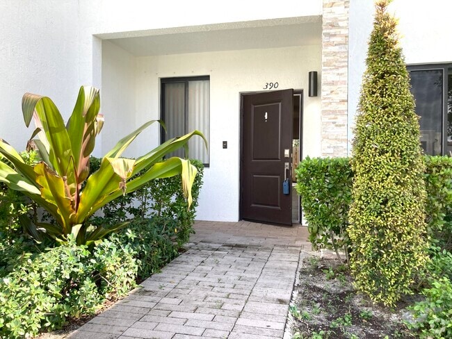 Building Photo - 390 NE 208th Ter Rental
