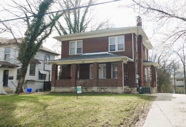 Building Photo - 1510 Rosemary Ln Unit Apt 101