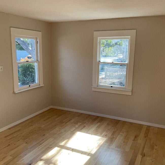 Photo - 272 S Grand St