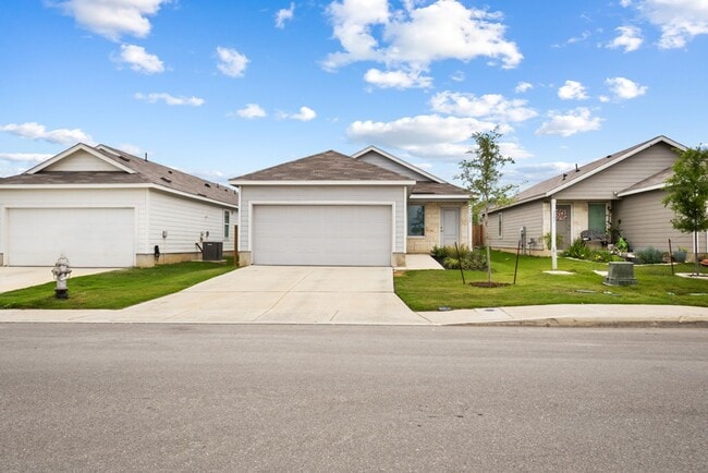 Photo - 1355 Loop St