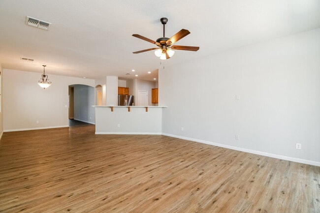 Photo - 1062 E Nickleback St