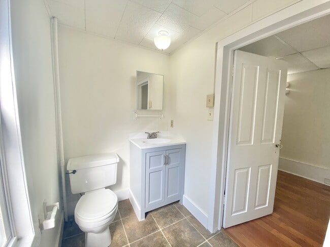 Building Photo - 1144 Upper Mulberry St Rental