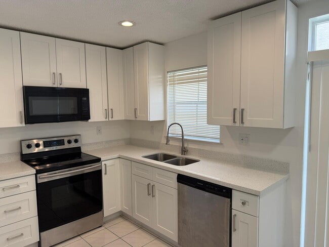 3780 Amalfi Dr