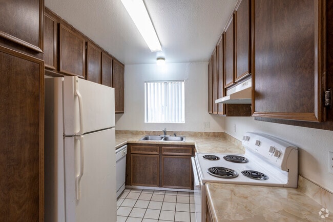 1 BR, 1 BA - 615 SF
