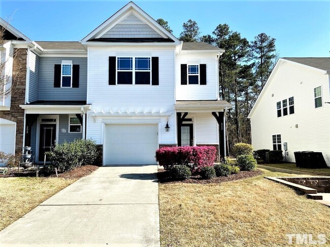 End Unit 3 Bedroom Townhome Morrisville RD... - End Unit 3 Bedroom Townhome Morrisville RD...