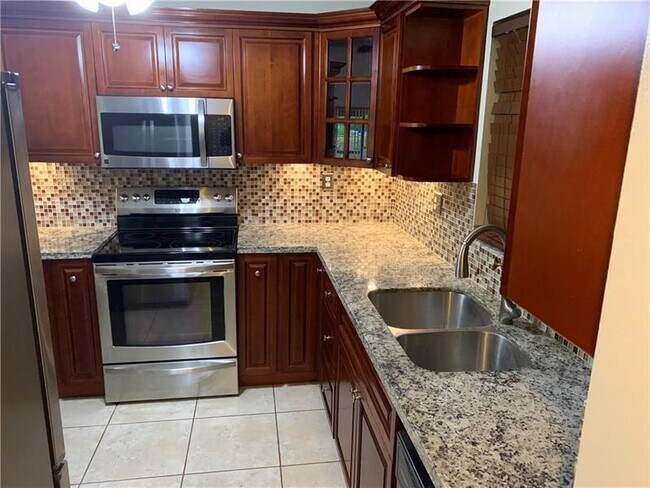 Photo - 2830 Riverside Dr Unidad 102-3