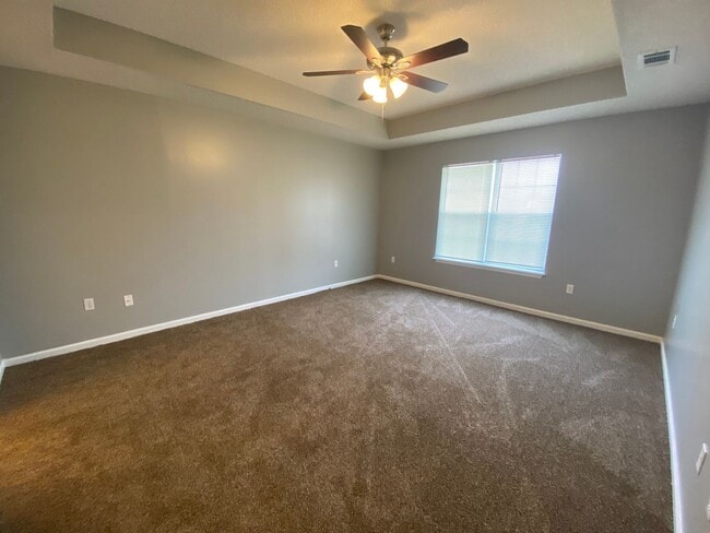 3928 Laurelbrook Dr