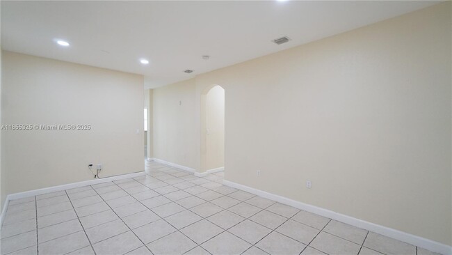 Photo - 1535 SE 26th St Unit 103