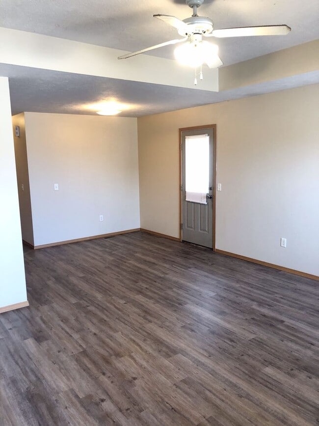 Photo - Updated 2 bedroom - 2 bath Duplex in Clever