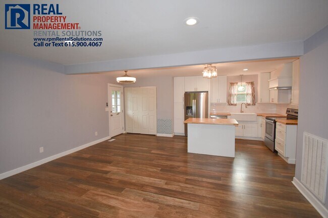 Photo - *PENDING* Great 3 bd 2.5 ba with fenced in...