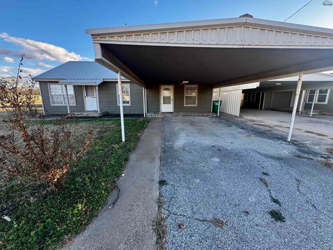 Photo - 605 E Alameda St