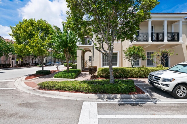 Photo - 870 NW 83rd Ln