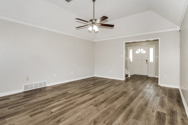 Photo - 7308 Schilling Cove E