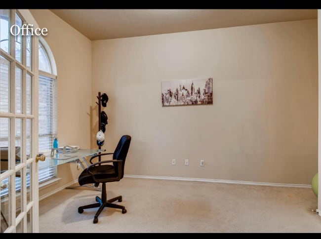 Photo - 207 Chesapeake Bay Ln N