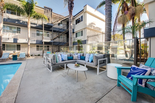 Breakpointe Coronado