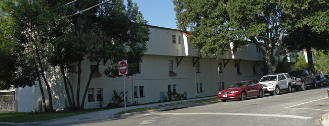 Campus Walk Apartments - Campus Walk Apartments