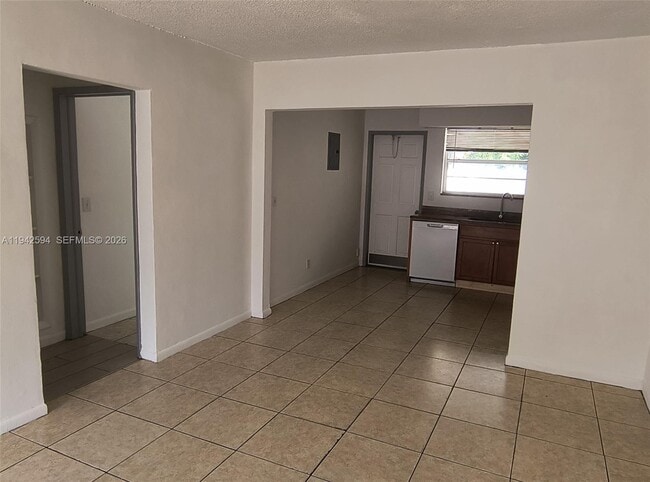 Photo - 4900 SW 28th Terrace