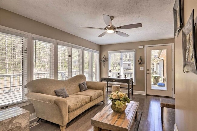 Photo - 6207 Moss Dr