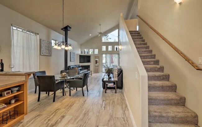 Comedor - 210 W Cedar Ave Unidad Home