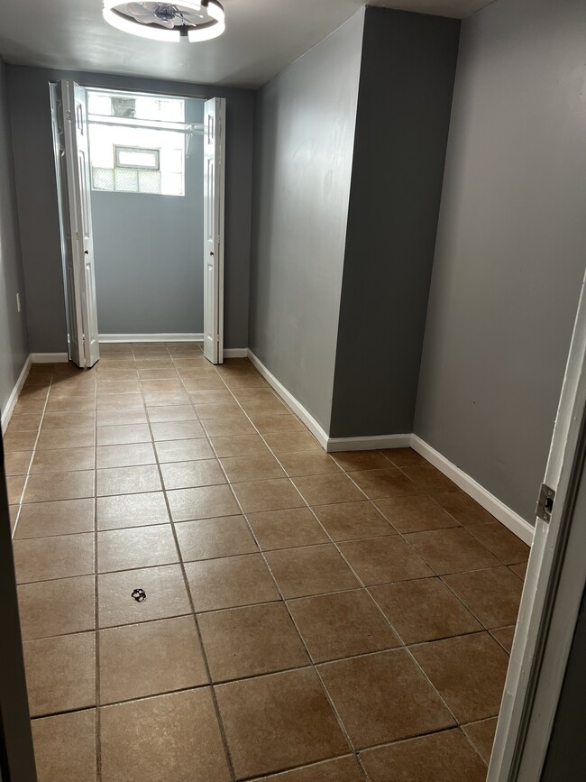 Photo - 5427 S Wabash Ave